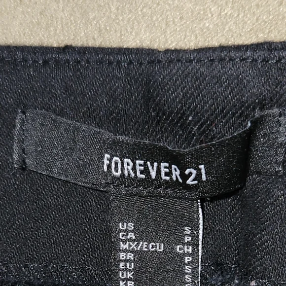 FOREVER 21 MINI SKIRT !! - Picture 2 of 3